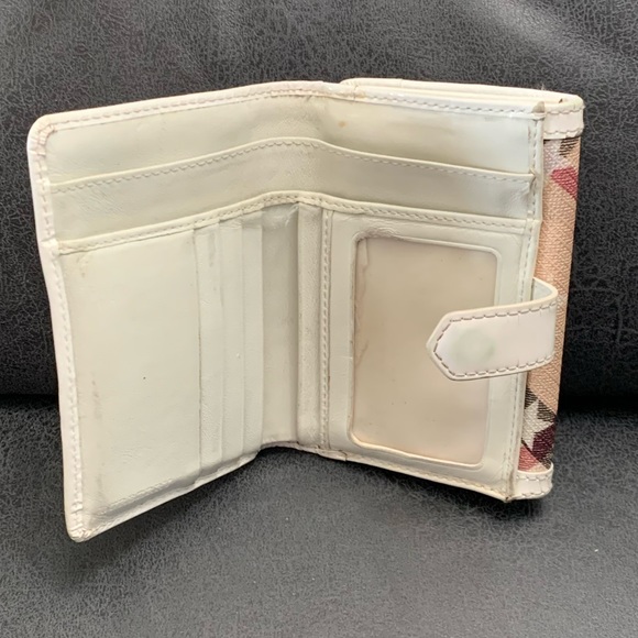 BURBERRY Nova Printed Stars Wallet with ID Window - Picture 5 of 17